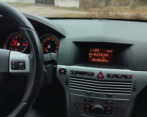 Червоний Опель Астра, об'ємом двигуна 1.6 л та пробігом 242 тис. км за 5150 $, фото 12 на Automoto.ua