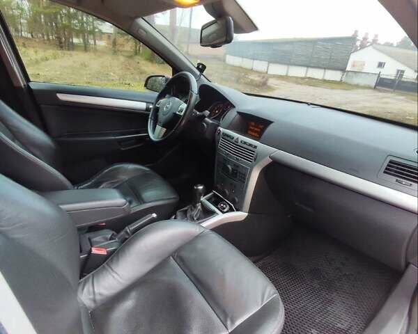 Червоний Опель Астра, об'ємом двигуна 1.6 л та пробігом 242 тис. км за 5150 $, фото 8 на Automoto.ua