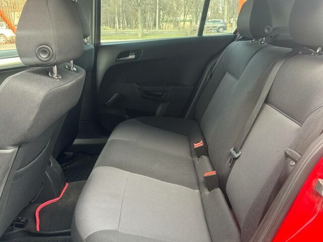 Красный Опель Астра, объемом двигателя 1.6 л и пробегом 160 тыс. км за 4900 $, фото 2 на Automoto.ua