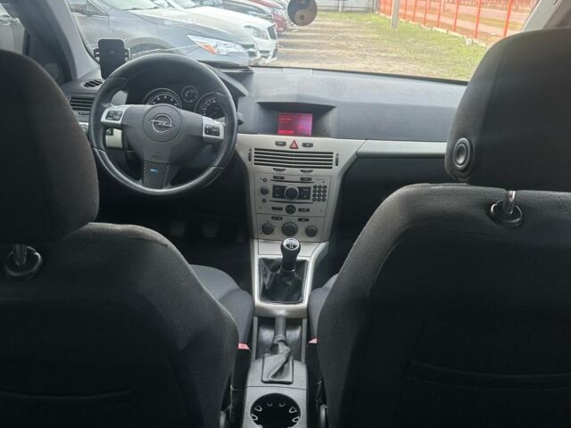 Красный Опель Астра, объемом двигателя 1.6 л и пробегом 160 тыс. км за 4900 $, фото 9 на Automoto.ua