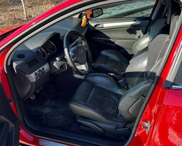 Красный Опель Астра, объемом двигателя 1.6 л и пробегом 235 тыс. км за 6500 $, фото 18 на Automoto.ua