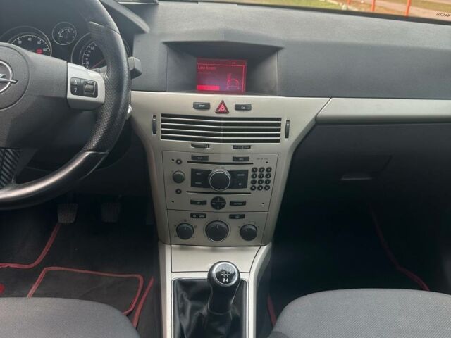 Красный Опель Астра, объемом двигателя 1.6 л и пробегом 160 тыс. км за 4900 $, фото 1 на Automoto.ua