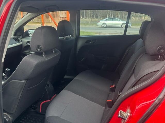 Красный Опель Астра, объемом двигателя 1.6 л и пробегом 160 тыс. км за 4900 $, фото 4 на Automoto.ua