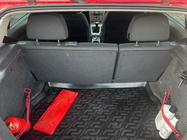 Красный Опель Астра, объемом двигателя 1.6 л и пробегом 160 тыс. км за 4900 $, фото 12 на Automoto.ua