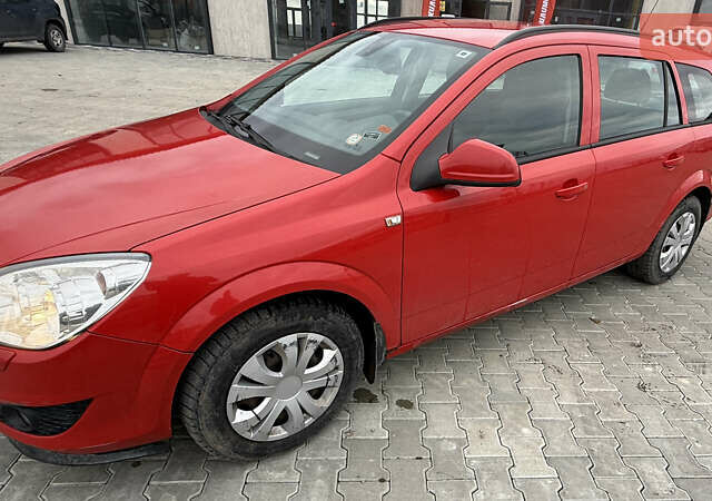 Красный Опель Астра, объемом двигателя 1.7 л и пробегом 246 тыс. км за 5200 $, фото 3 на Automoto.ua