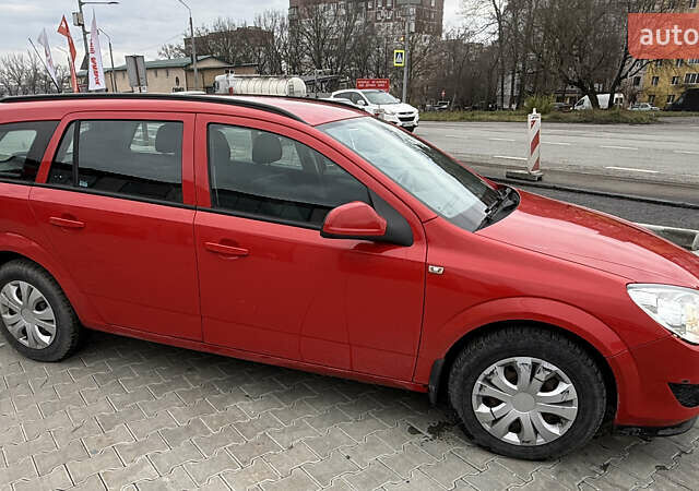 Красный Опель Астра, объемом двигателя 1.7 л и пробегом 246 тыс. км за 5200 $, фото 1 на Automoto.ua