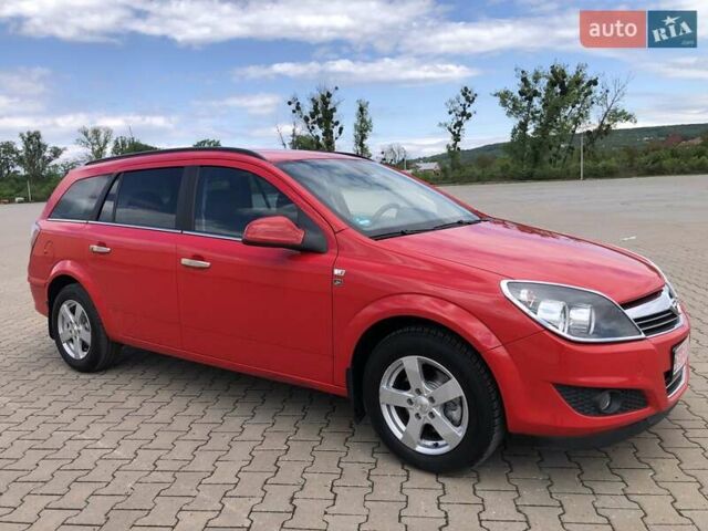 Красный Опель Астра, объемом двигателя 1.3 л и пробегом 229 тыс. км за 5990 $, фото 1 на Automoto.ua