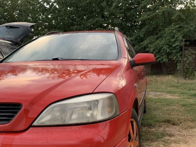 Опель Астра 2010 в Бердичеве на Automoto.ua Красный Опель Астра, объемом двигателя 0 л и пробегом 300 тыс. км за 2400 $, фото 1 на Automoto.ua