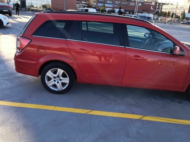 Красный Опель Астра, объемом двигателя 1.7 л и пробегом 241 тыс. км за 4900 $, фото 5 на Automoto.ua