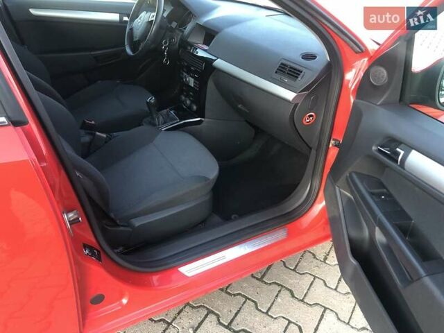 Красный Опель Астра, объемом двигателя 1.3 л и пробегом 229 тыс. км за 5990 $, фото 20 на Automoto.ua