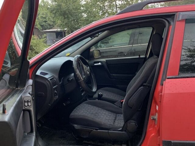 Опель Астра 2010 в Бердичеве на Automoto.ua Красный Опель Астра, объемом двигателя 0 л и пробегом 300 тыс. км за 2400 $, фото 2 на Automoto.ua