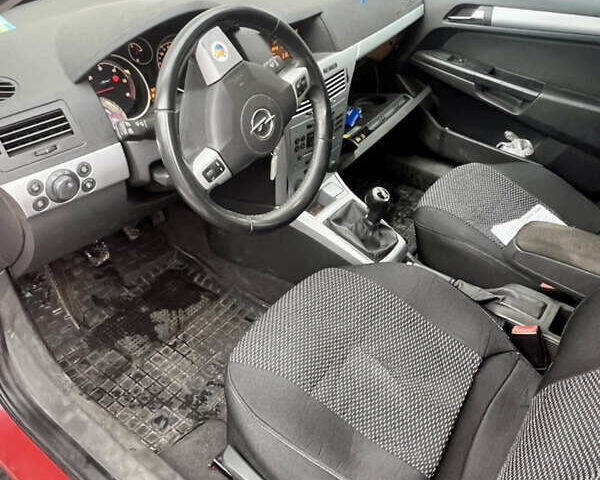 Красный Опель Астра, объемом двигателя 1.7 л и пробегом 246 тыс. км за 5200 $, фото 6 на Automoto.ua