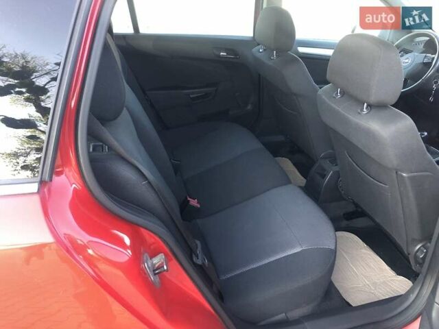Красный Опель Астра, объемом двигателя 1.3 л и пробегом 229 тыс. км за 5990 $, фото 23 на Automoto.ua
