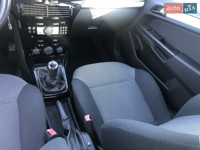 Красный Опель Астра, объемом двигателя 1.3 л и пробегом 229 тыс. км за 5990 $, фото 13 на Automoto.ua