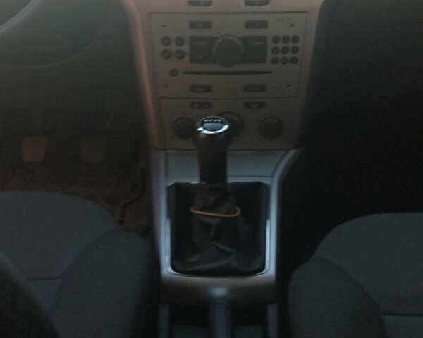 Красный Опель Астра, объемом двигателя 1.6 л и пробегом 116 тыс. км за 8155 $, фото 5 на Automoto.ua