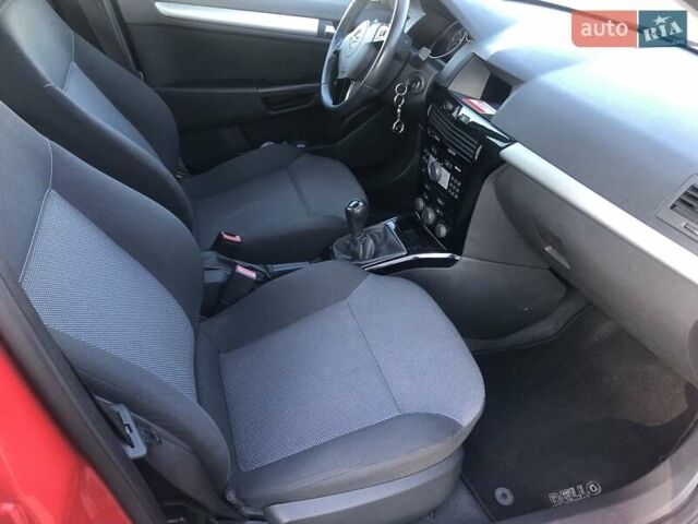 Красный Опель Астра, объемом двигателя 1.3 л и пробегом 229 тыс. км за 5990 $, фото 21 на Automoto.ua