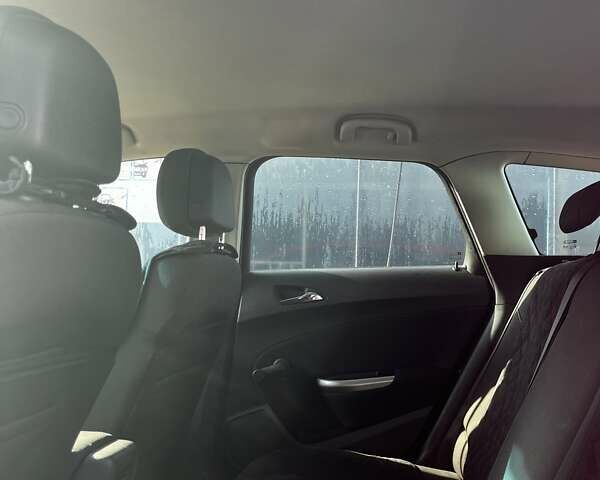 Красный Опель Астра, объемом двигателя 1.7 л и пробегом 281 тыс. км за 6800 $, фото 22 на Automoto.ua