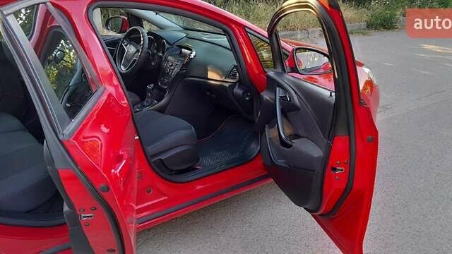 Красный Опель Астра, объемом двигателя 1.25 л и пробегом 240 тыс. км за 6300 $, фото 7 на Automoto.ua