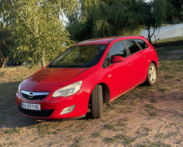 Красный Опель Астра, объемом двигателя 1.69 л и пробегом 270 тыс. км за 6600 $, фото 3 на Automoto.ua