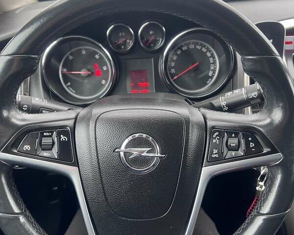 Красный Опель Астра, объемом двигателя 1.69 л и пробегом 220 тыс. км за 6600 $, фото 5 на Automoto.ua