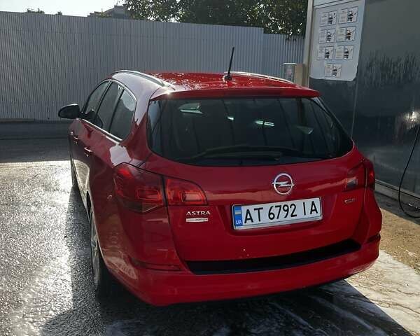 Красный Опель Астра, объемом двигателя 1.7 л и пробегом 281 тыс. км за 6800 $, фото 4 на Automoto.ua