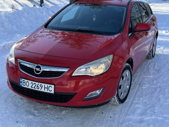 Червоний Опель Астра, об'ємом двигуна 1.3 л та пробігом 245 тис. км за 6500 $, фото 1 на Automoto.ua