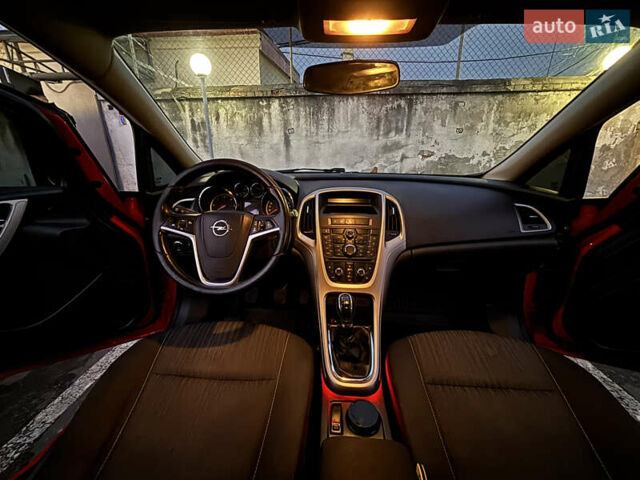 Красный Опель Астра, объемом двигателя 1.7 л и пробегом 275 тыс. км за 6000 $, фото 6 на Automoto.ua