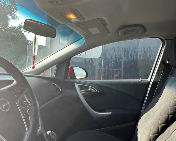 Красный Опель Астра, объемом двигателя 1.7 л и пробегом 281 тыс. км за 6800 $, фото 18 на Automoto.ua