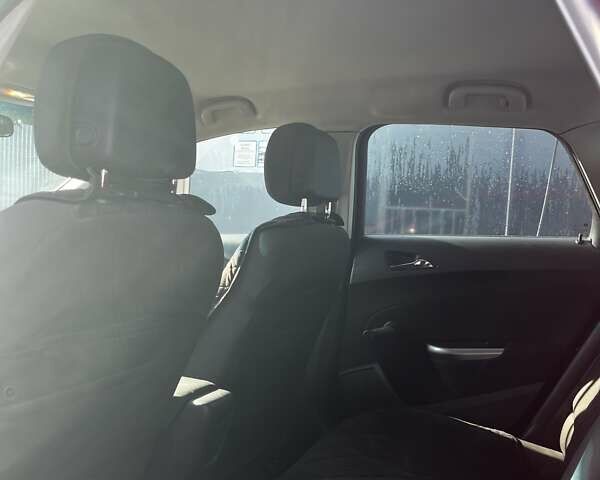 Красный Опель Астра, объемом двигателя 1.7 л и пробегом 281 тыс. км за 6800 $, фото 23 на Automoto.ua