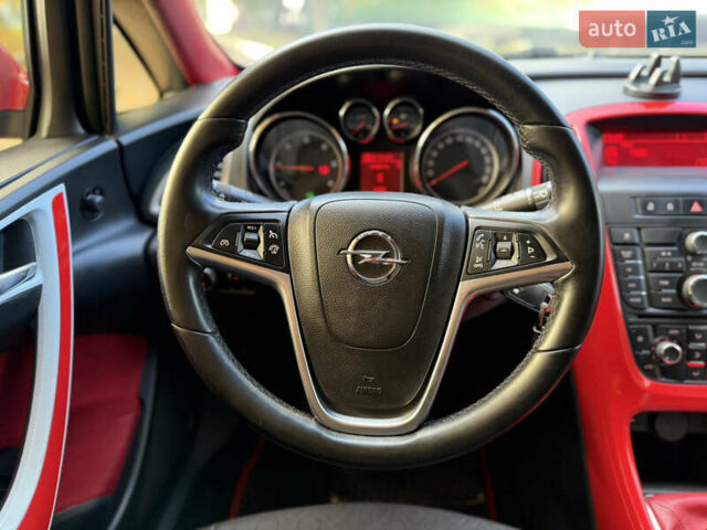 Опель Астра 2013 в Ровно на Automoto.ua Красный Опель Астра, объемом двигателя 1.7 л и пробегом 240 тыс. км за 5700 $, фото 47 на Automoto.ua