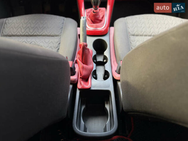 Опель Астра 2013 в Ровно на Automoto.ua Красный Опель Астра, объемом двигателя 1.7 л и пробегом 240 тыс. км за 5700 $, фото 44 на Automoto.ua