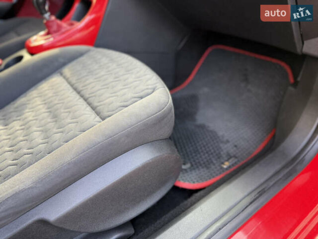Опель Астра 2013 в Ровно на Automoto.ua Красный Опель Астра, объемом двигателя 1.7 л и пробегом 240 тыс. км за 6350 $, фото 66 на Automoto.ua