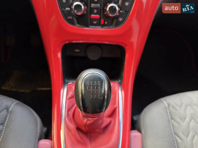 Опель Астра 2013 в Ровно на Automoto.ua Красный Опель Астра, объемом двигателя 1.7 л и пробегом 240 тыс. км за 5700 $, фото 54 на Automoto.ua