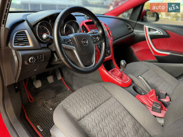Опель Астра 2013 в Ровно на Automoto.ua Красный Опель Астра, объемом двигателя 1.7 л и пробегом 240 тыс. км за 5700 $, фото 58 на Automoto.ua