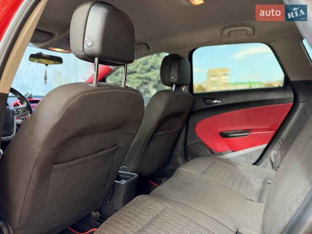 Опель Астра 2013 в Ровно на Automoto.ua Красный Опель Астра, объемом двигателя 1.7 л и пробегом 240 тыс. км за 5700 $, фото 69 на Automoto.ua