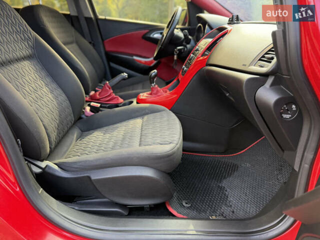 Опель Астра 2013 в Ровно на Automoto.ua Красный Опель Астра, объемом двигателя 1.7 л и пробегом 240 тыс. км за 5700 $, фото 60 на Automoto.ua