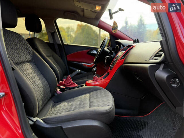Опель Астра 2013 в Ровно на Automoto.ua Красный Опель Астра, объемом двигателя 1.7 л и пробегом 240 тыс. км за 6350 $, фото 64 на Automoto.ua