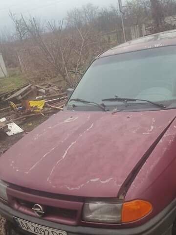 Опель Астра, объемом двигателя 1.6 л и пробегом 400 тыс. км за 400 $, фото 1 на Automoto.ua