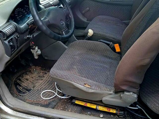 Опель Астра, объемом двигателя 16 л и пробегом 0 тыс. км за 910 $, фото 6 на Automoto.ua