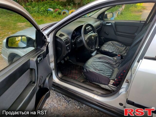 Опель Астра, объемом двигателя 1.4 л и пробегом 316 тыс. км за 3000 $, фото 4 на Automoto.ua