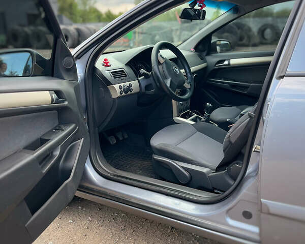 Опель Астра, объемом двигателя 1.6 л и пробегом 170 тыс. км за 5000 $, фото 5 на Automoto.ua