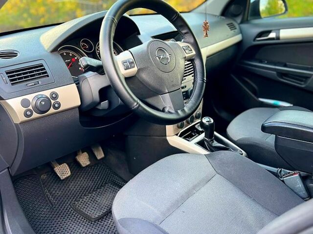 Опель Астра, объемом двигателя 16 л и пробегом 322 тыс. км за 4200 $, фото 8 на Automoto.ua