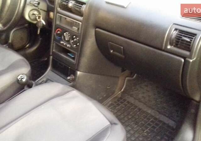 Опель Астра, объемом двигателя 2 л и пробегом 347 тыс. км за 3700 $, фото 6 на Automoto.ua