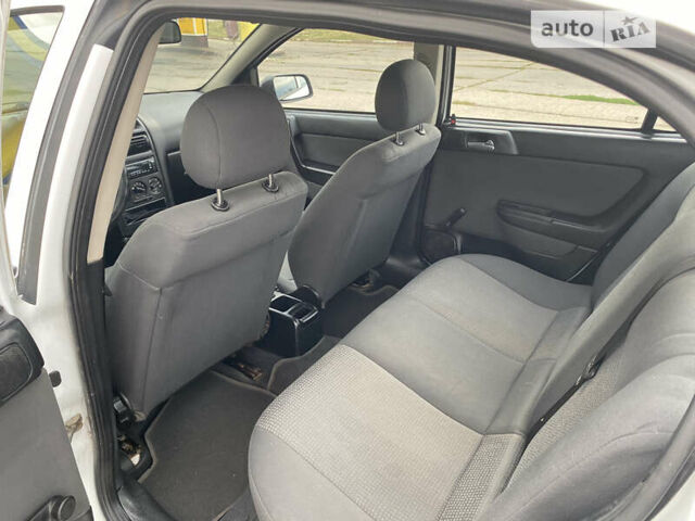 Опель Астра, объемом двигателя 1.4 л и пробегом 270 тыс. км за 3100 $, фото 11 на Automoto.ua