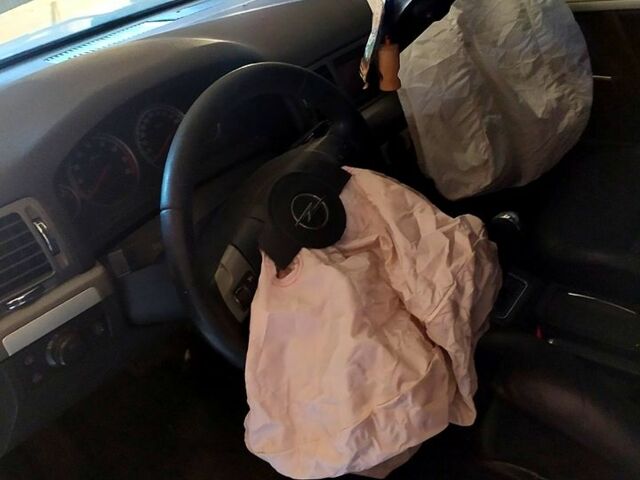 Опель Астра, объемом двигателя 2.2 л и пробегом 164 тыс. км за 2550 $, фото 8 на Automoto.ua