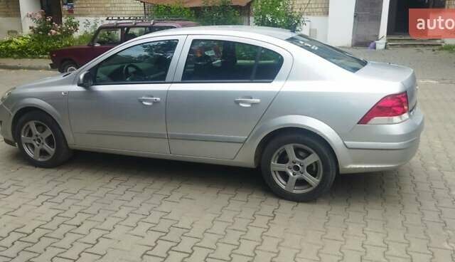 Опель Астра, объемом двигателя 1.6 л и пробегом 82 тыс. км за 5999 $, фото 3 на Automoto.ua