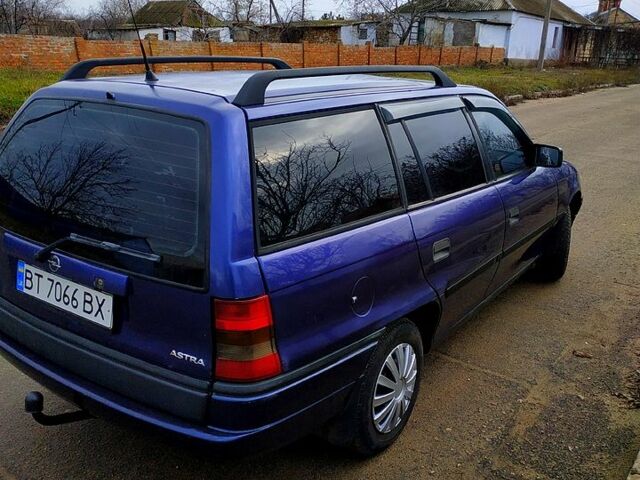 Опель Астра, объемом двигателя 1.4 л и пробегом 250 тыс. км за 1800 $, фото 3 на Automoto.ua