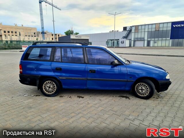 Опель Астра, объемом двигателя 1.6 л и пробегом 300 тыс. км за 1250 $, фото 4 на Automoto.ua