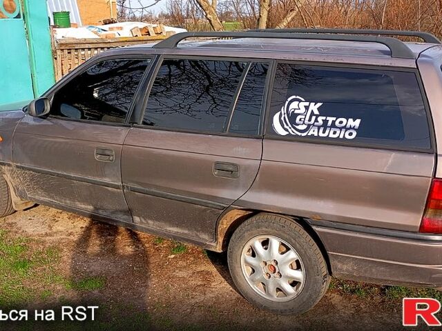 Опель Астра, объемом двигателя 1.6 л и пробегом 327 тыс. км за 2000 $, фото 9 на Automoto.ua