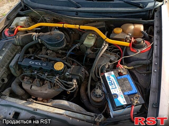 Опель Астра, объемом двигателя 1.6 л и пробегом 327 тыс. км за 2000 $, фото 10 на Automoto.ua